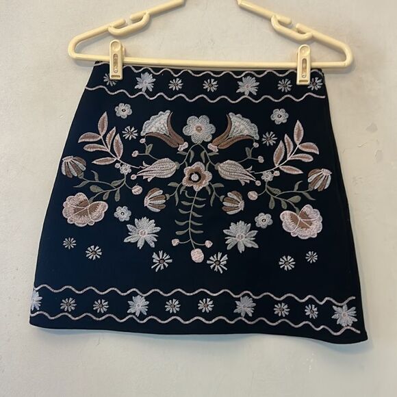 altar’d State black floral embroidered mini skirt Size S - Picture 2 of 10